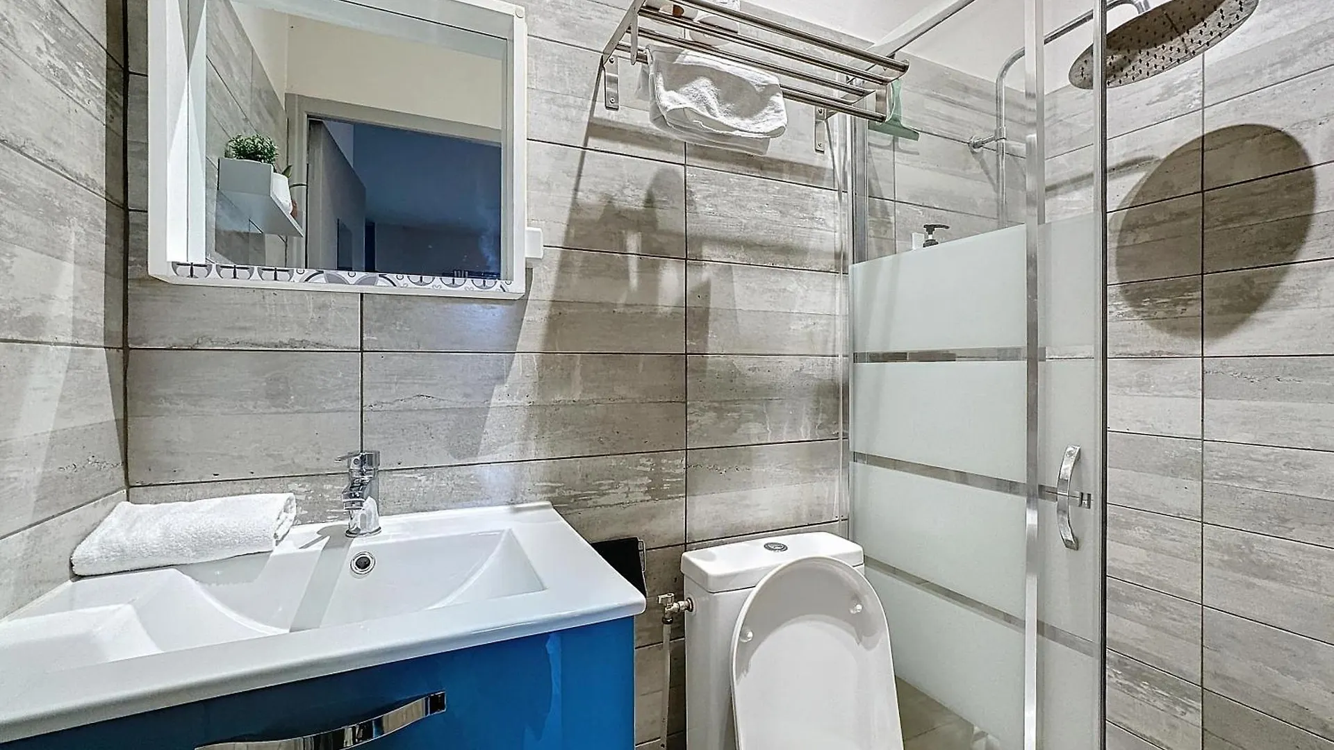 3 Appartements , Balneo, Pour 10 Personnes Maison Thermale Chamalieres Apartment